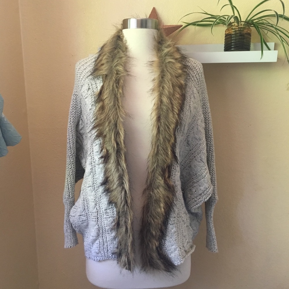 Northern Angel Faux Fur Knit Sweater Medium